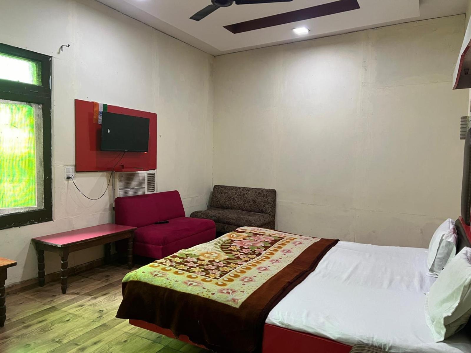 Hotel Skylark Amritsar Exterior foto
