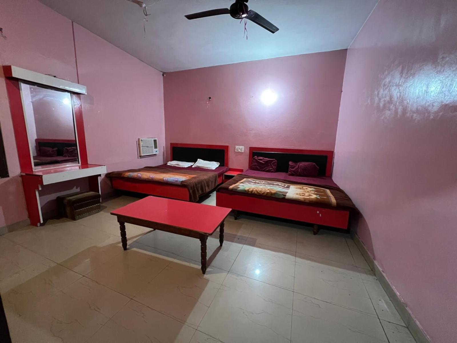 Hotel Skylark Amritsar Exterior foto